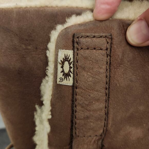 UGG Leather Boots Women's 8 Brown Sheepskin Lining S/N 1634 F80070 - Picture 3 of 11